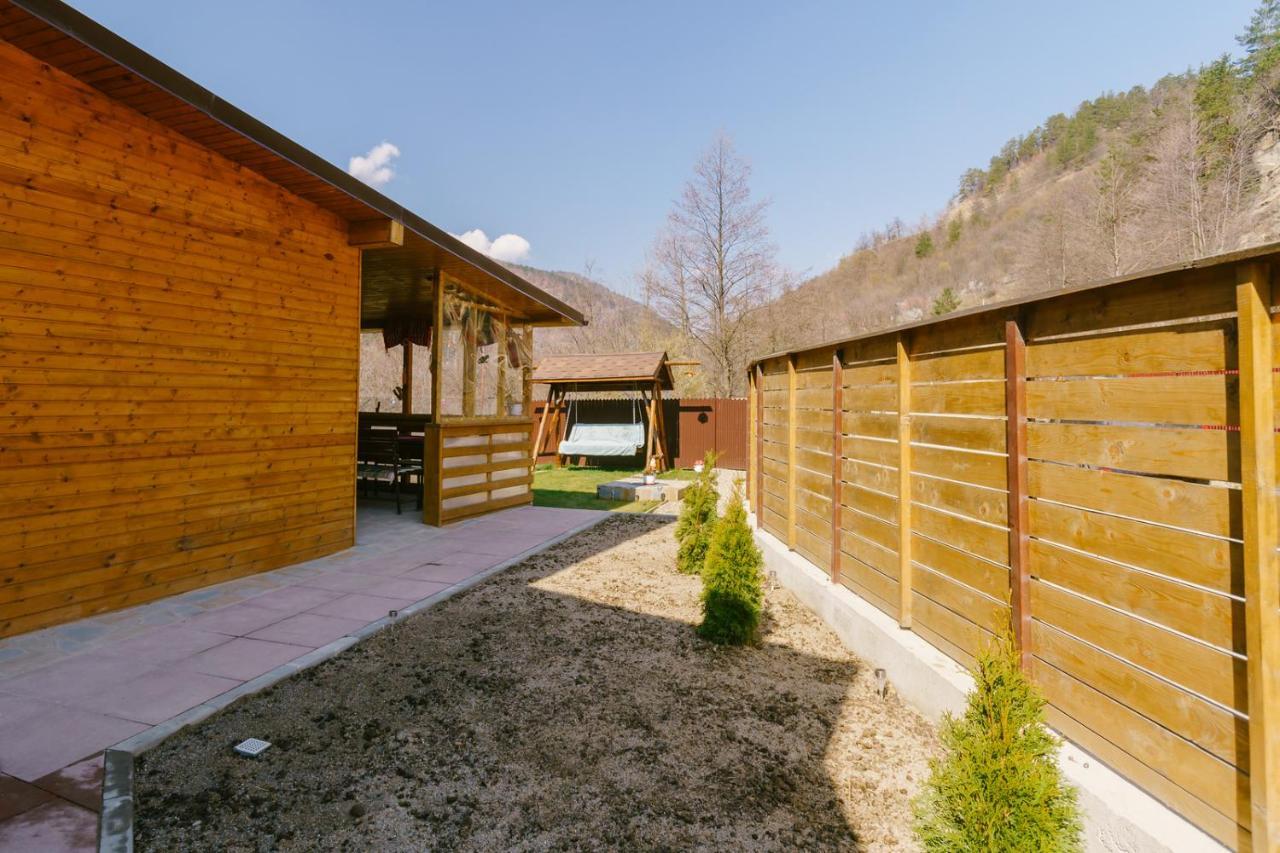 Casa Vio Vendégház Nehoiu Kültér fotó