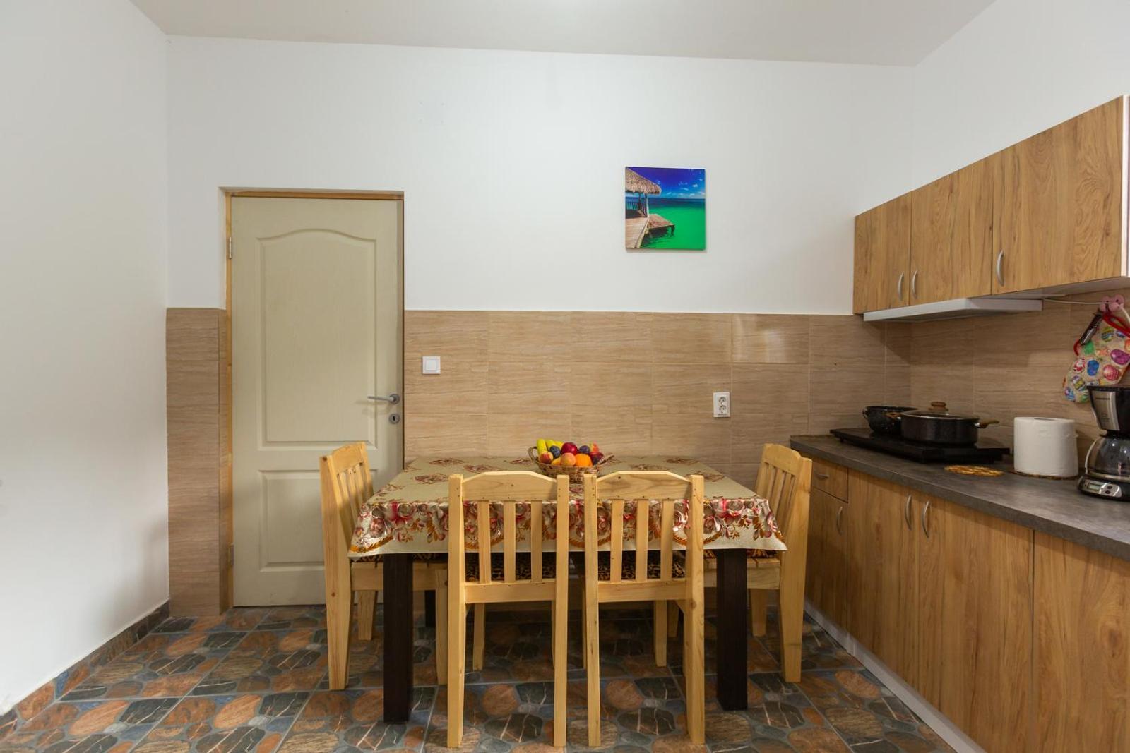 Casa Vio Vendégház Nehoiu Kültér fotó