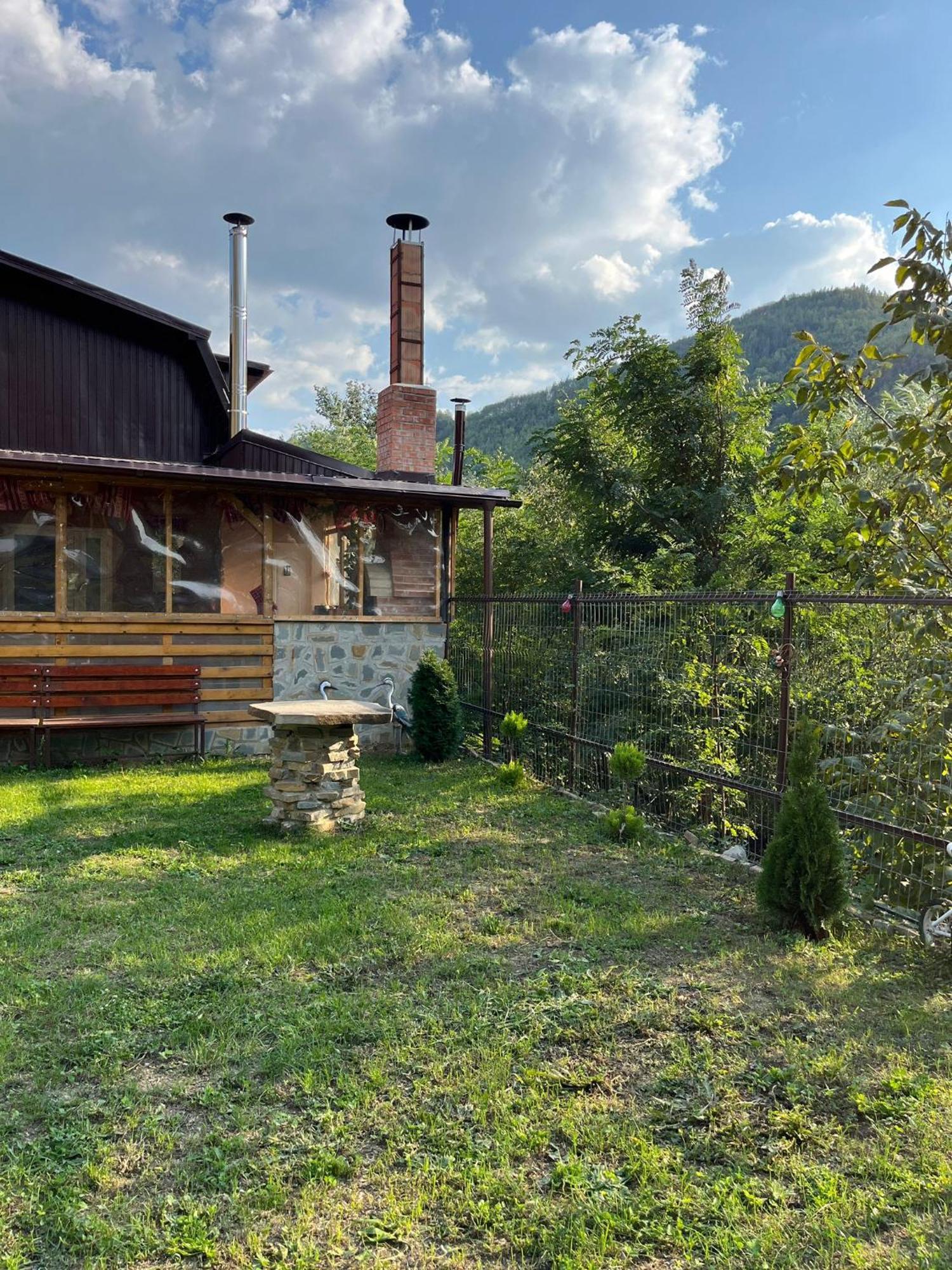 Casa Vio Vendégház Nehoiu Kültér fotó