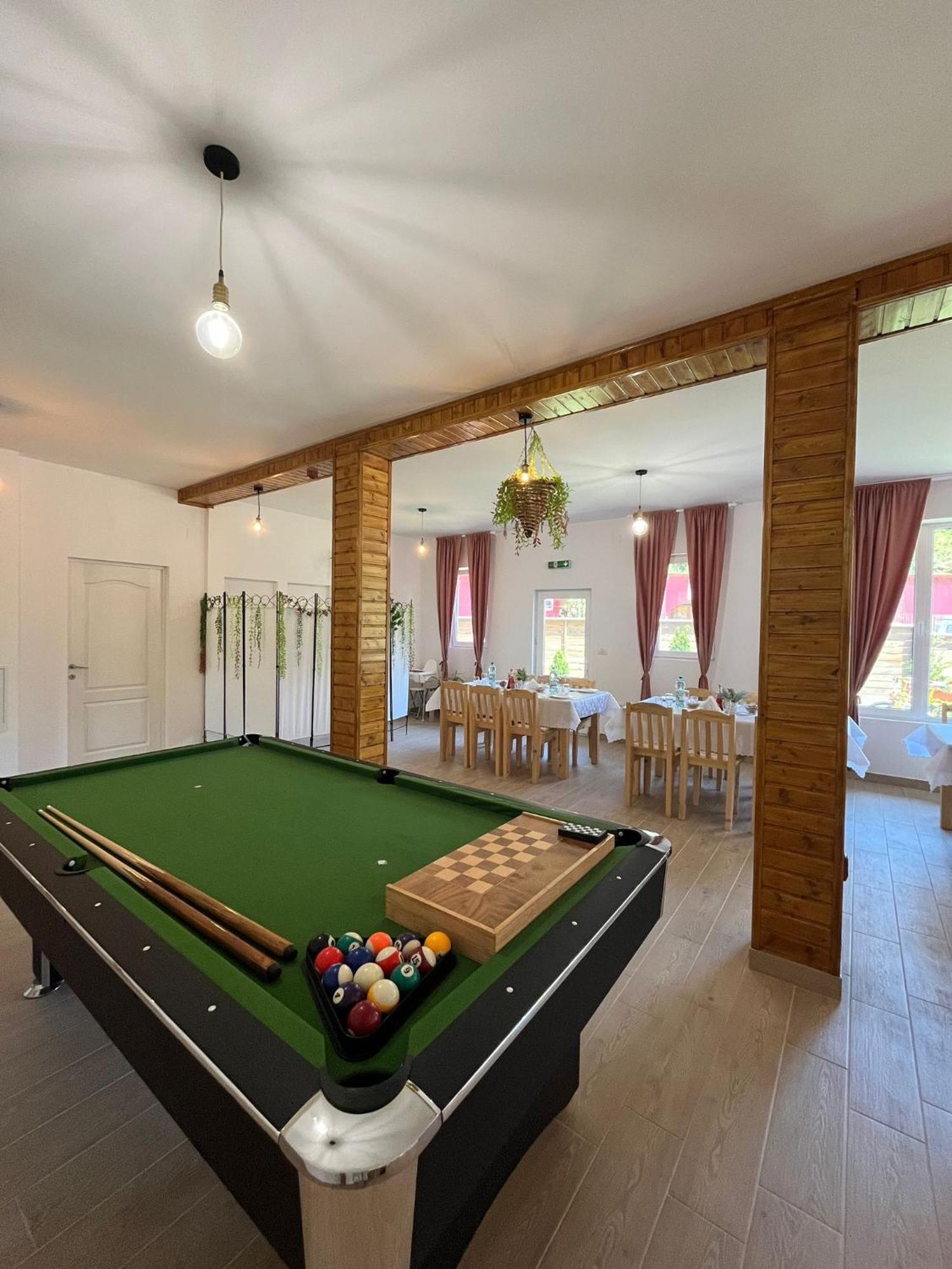Casa Vio Vendégház Nehoiu Kültér fotó